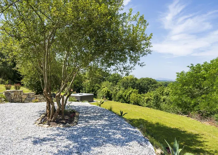 Dependance Avec Jacuzzi *